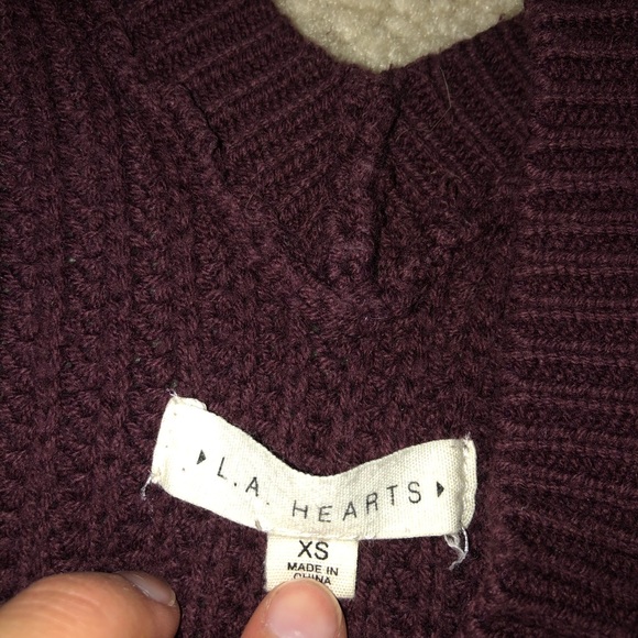 Burgundy sweater - Picture 3 of 3